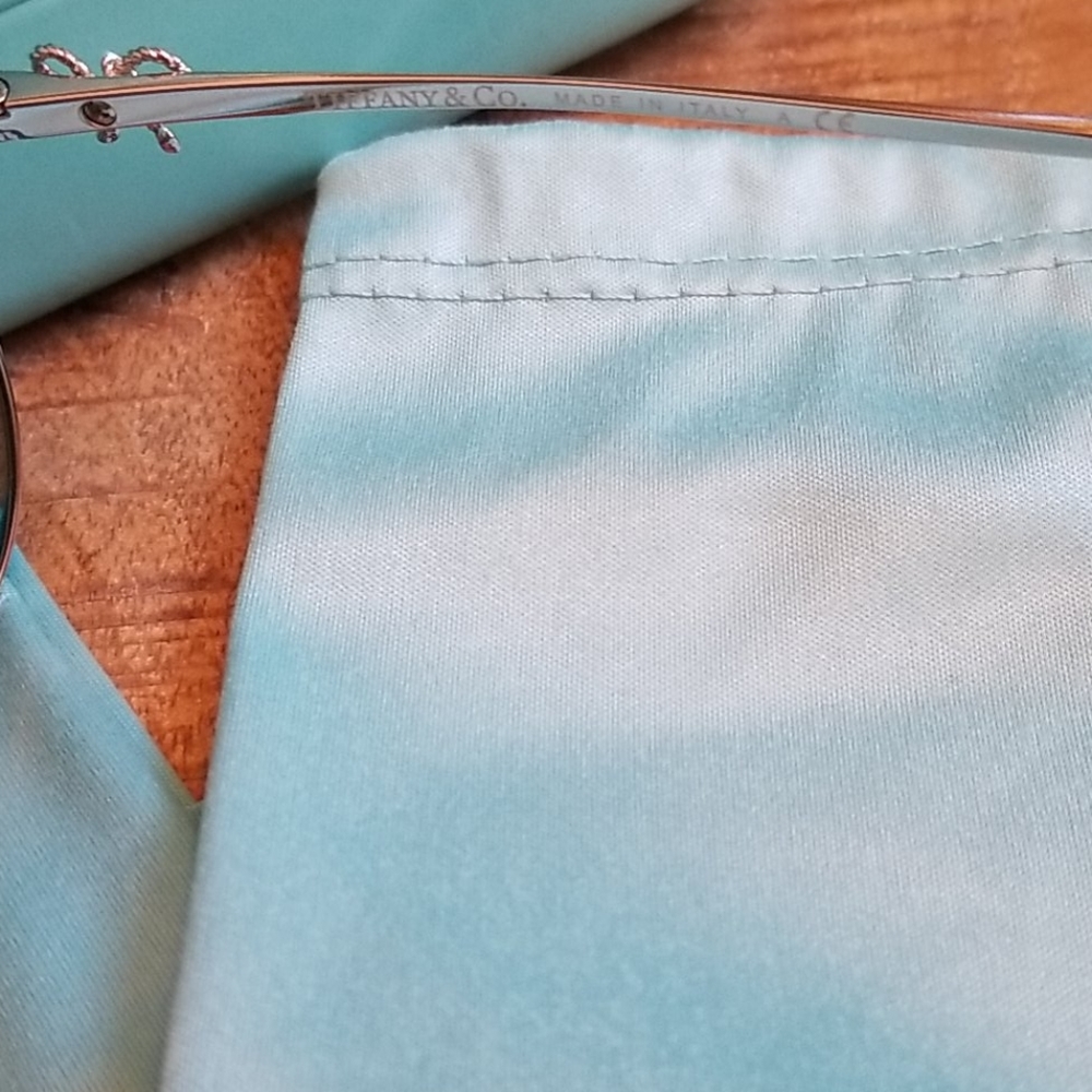 SOLD!!Tiffany & Co. Sunglasses - Picture 4 of 15